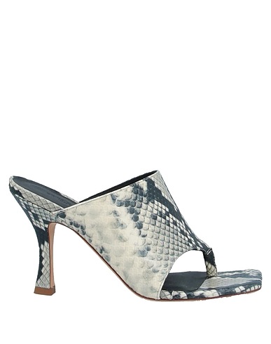 ERIKA CAVALLINI Flip flops Light grey Leather