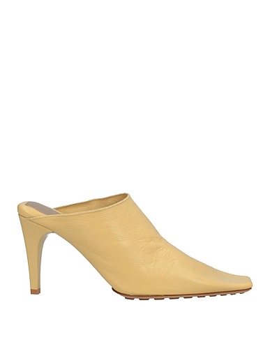 BOTTEGA VENETA Mules and clogs Sand Soft Leather