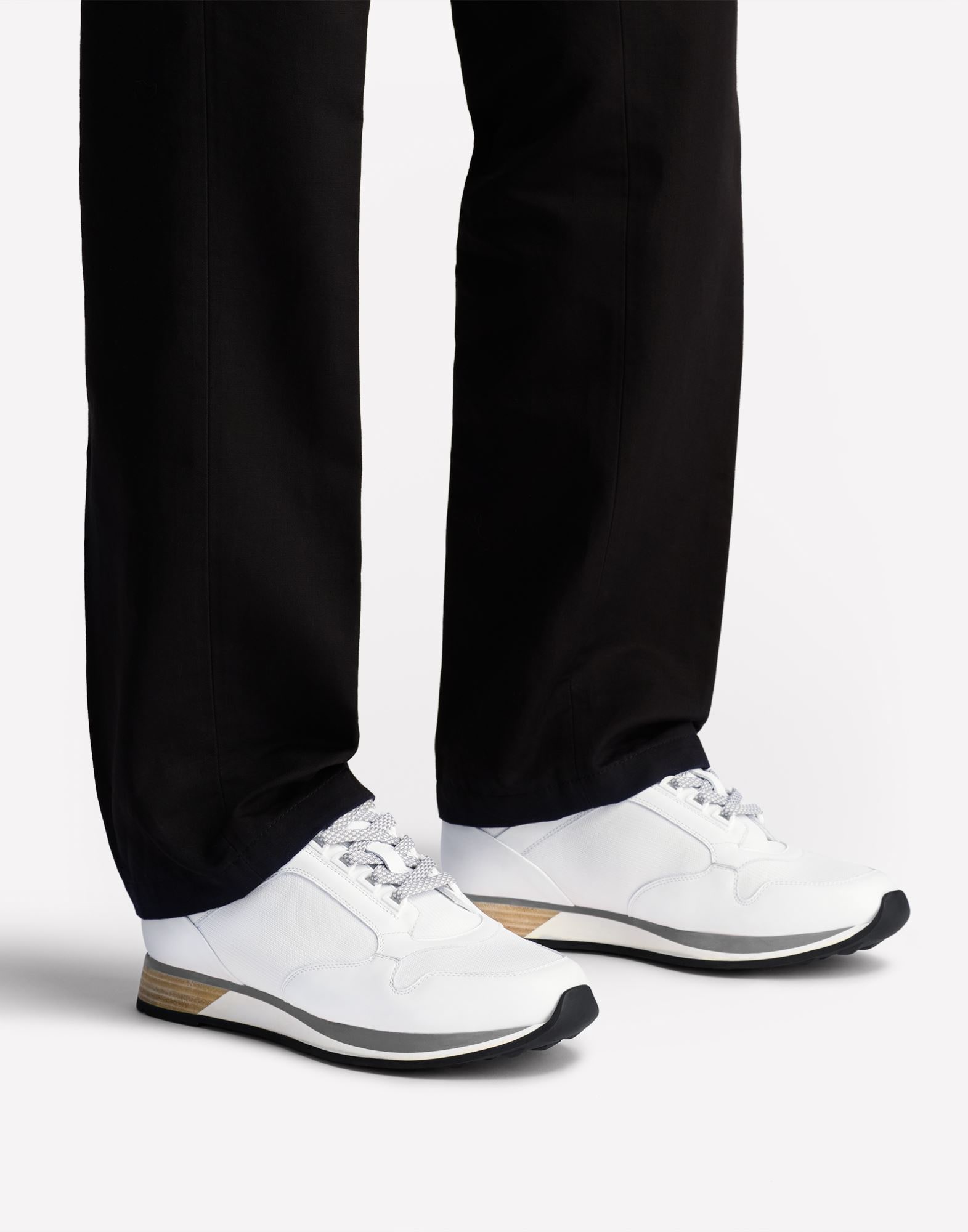 【新品7万】dunhill スニーカー LEON掲載 シンプル ホワイト レザー シューズ – 買えるLEON