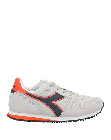 DIADORA