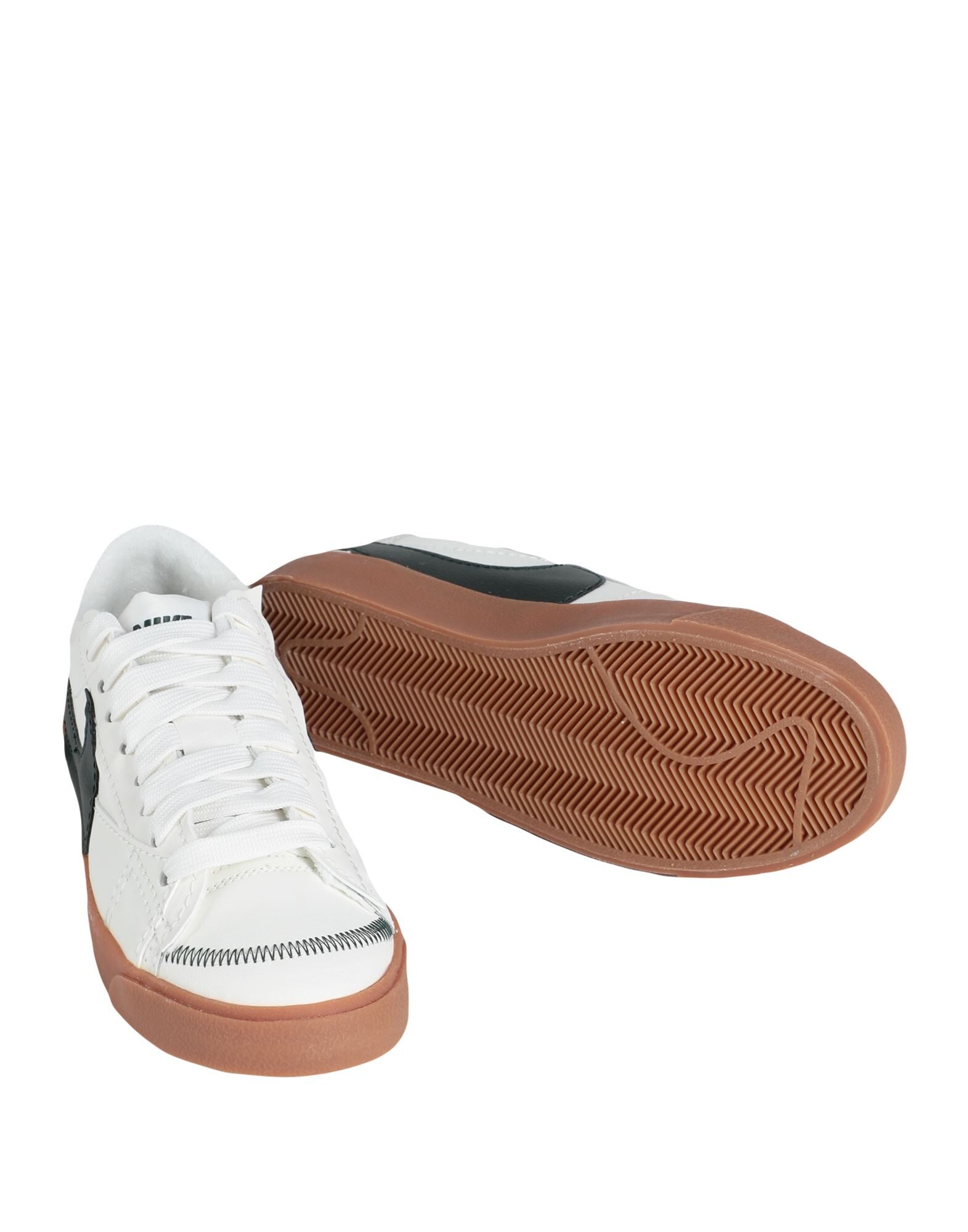 BLAZER LOW '77 JUMBO WNTR | White Men's Sneakers | YOOX