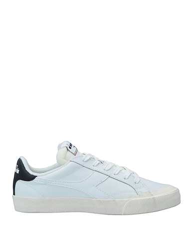 DIADORA