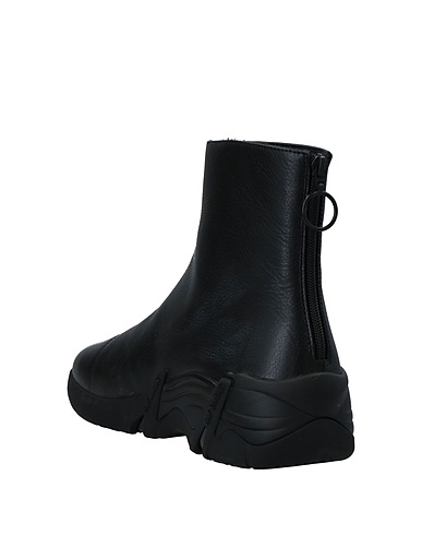 https://www.yoox.com/images/items/17/17525252TU_14_d.jpg?impolicy=crop&width=387&height=490