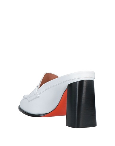 Mules and clogs