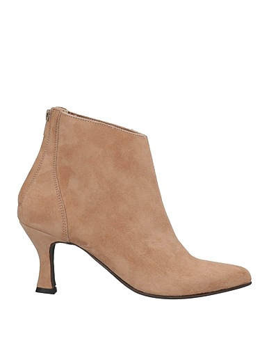 DIVINE FOLLIE Ankle boot Light brown Goat skin