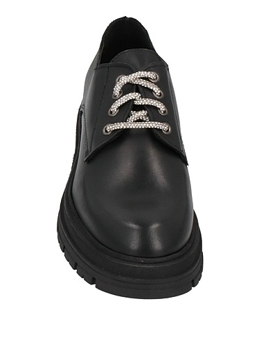 Laced shoes