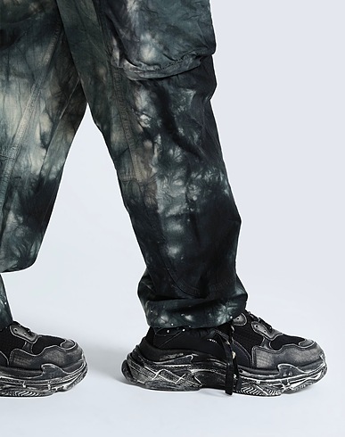 https://www.yoox.com/images/items/17/17554735KF_14_e.jpg?impolicy=crop&width=387&height=490