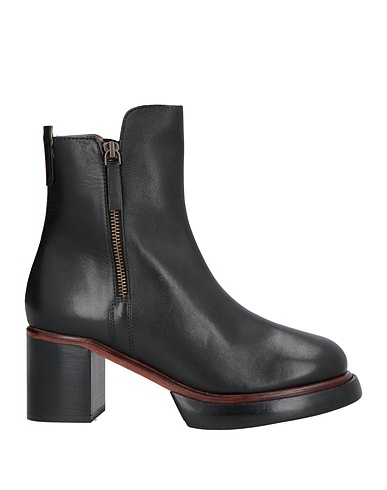 EMANUÉLLE VEE ショートブーツ ブラック 革