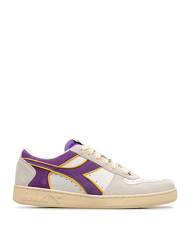 DIADORA
