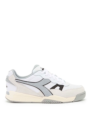 DIADORA
