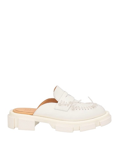 BOTH Mule e zoccoli Off white Pelle