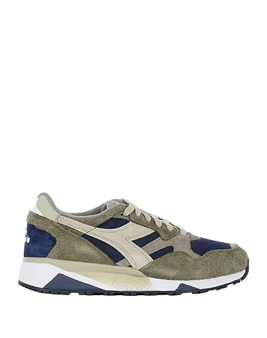 DIADORA