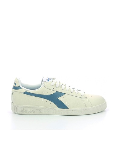 DIADORA