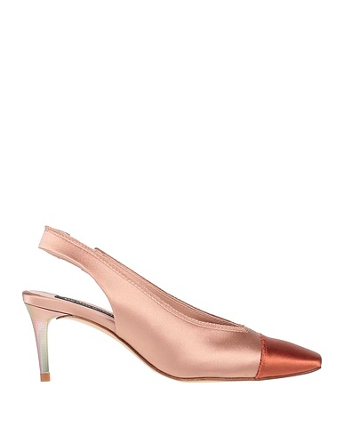 PEDRO GARCÍA Court Textile fibres