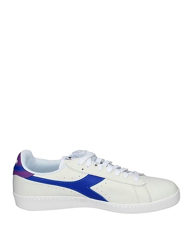 DIADORA