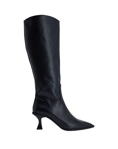 8 by YOOX Boots LEATHER POINTED-TOE BOOTS
 Black 100% Calfskin