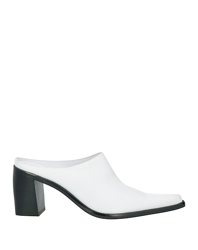 BY FAR Mule e zoccoli Bianco Pelle