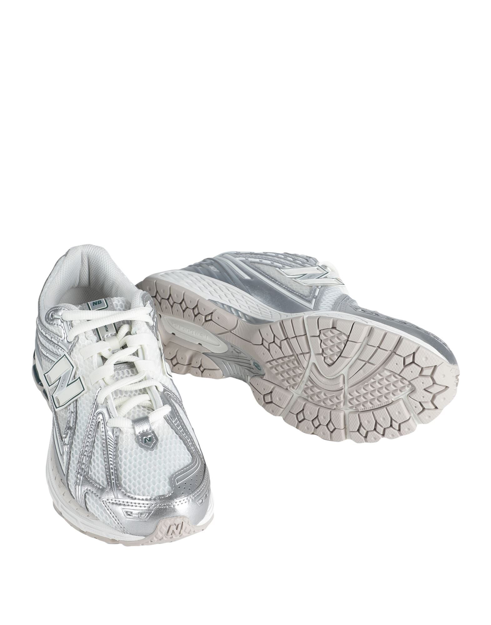 NEW BALANCE スポーツウェア | スニーカー シルバー メンズ | YOOX