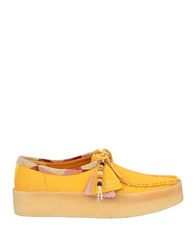 CLARKS ORIGINALS Laced shoes Yellow Leather, Textile fibers