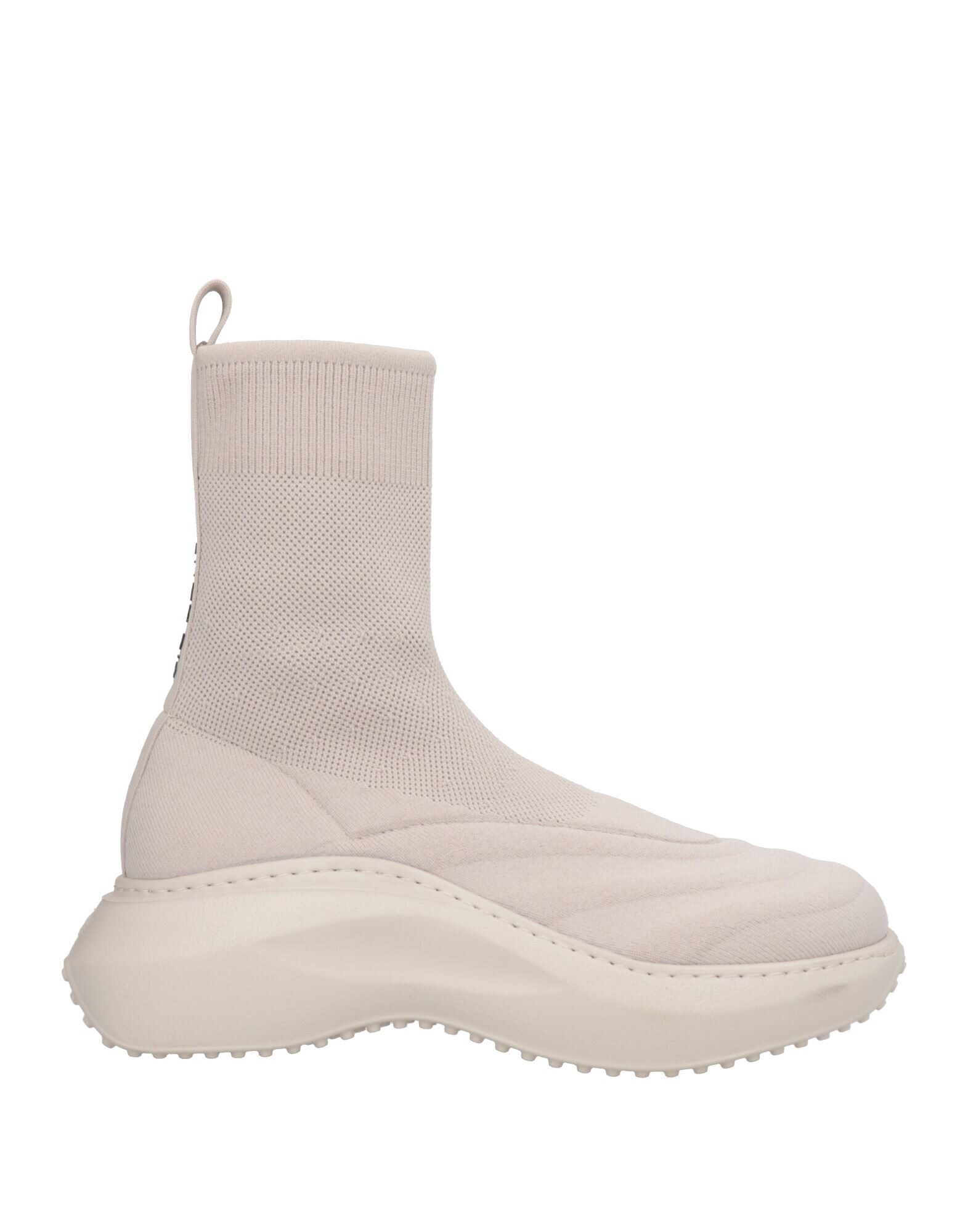 VIC MATIĒ - Trainers