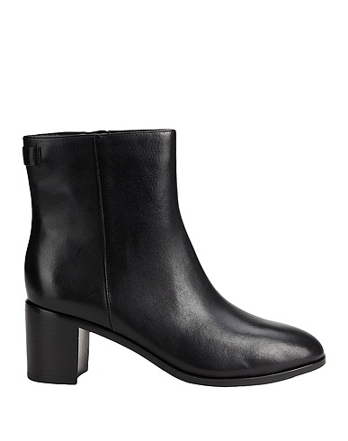 LAUREN RALPH LAUREN Ankle boot CASSIE BURNISHED LEATHER BOOTIE
 Black 100% Cow leather