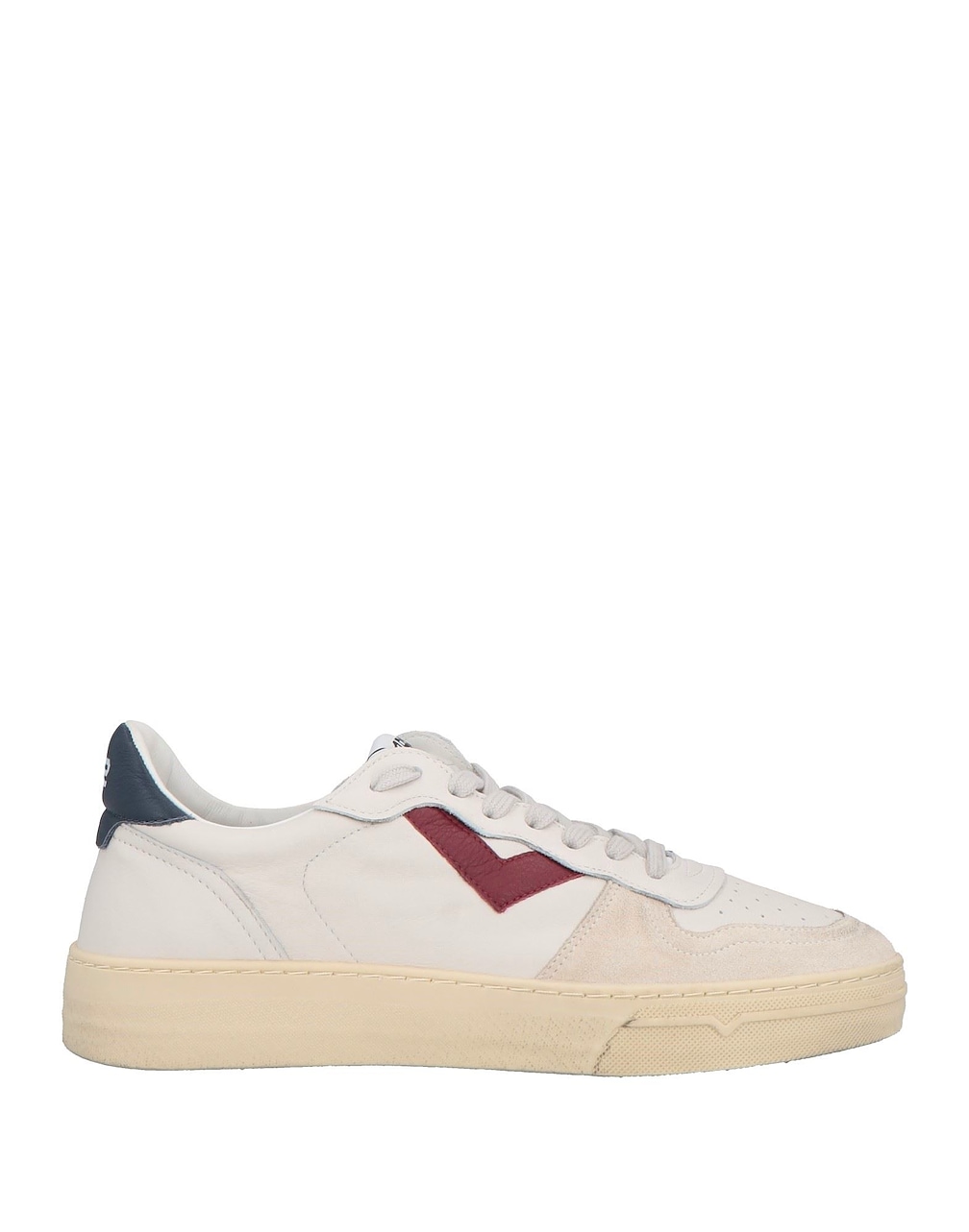 4B12 - Trainers