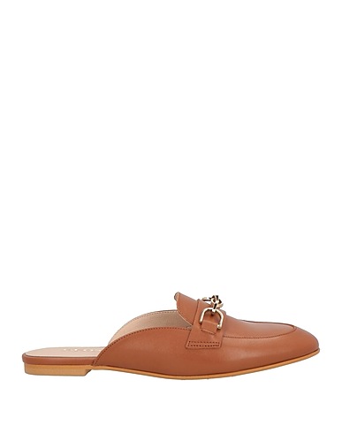 GEOX Mule e zoccoli Cuoio Pelle