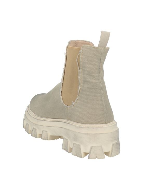 P61 Полусапоги и высокие ботинки