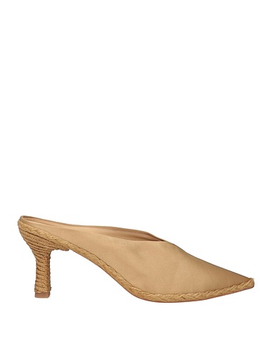 PALOMA BARCELÓ Mule e zoccoli Beige Fibre tessili