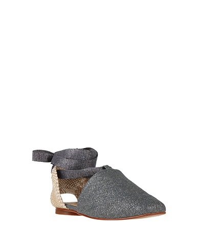 Ballet flats