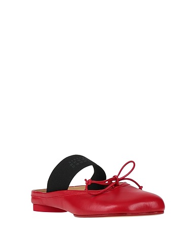 Mules and clogs