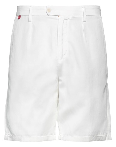 AT.P.CO Shorts & Bermuda Bianco 59% Tencel™, 24% Cotone, 17% Lino