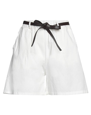 NANÀ ITALIAN HEART ショートパンツ＆バミューダパンツ ホワイト コットン 97% / ポリウレタン 3%