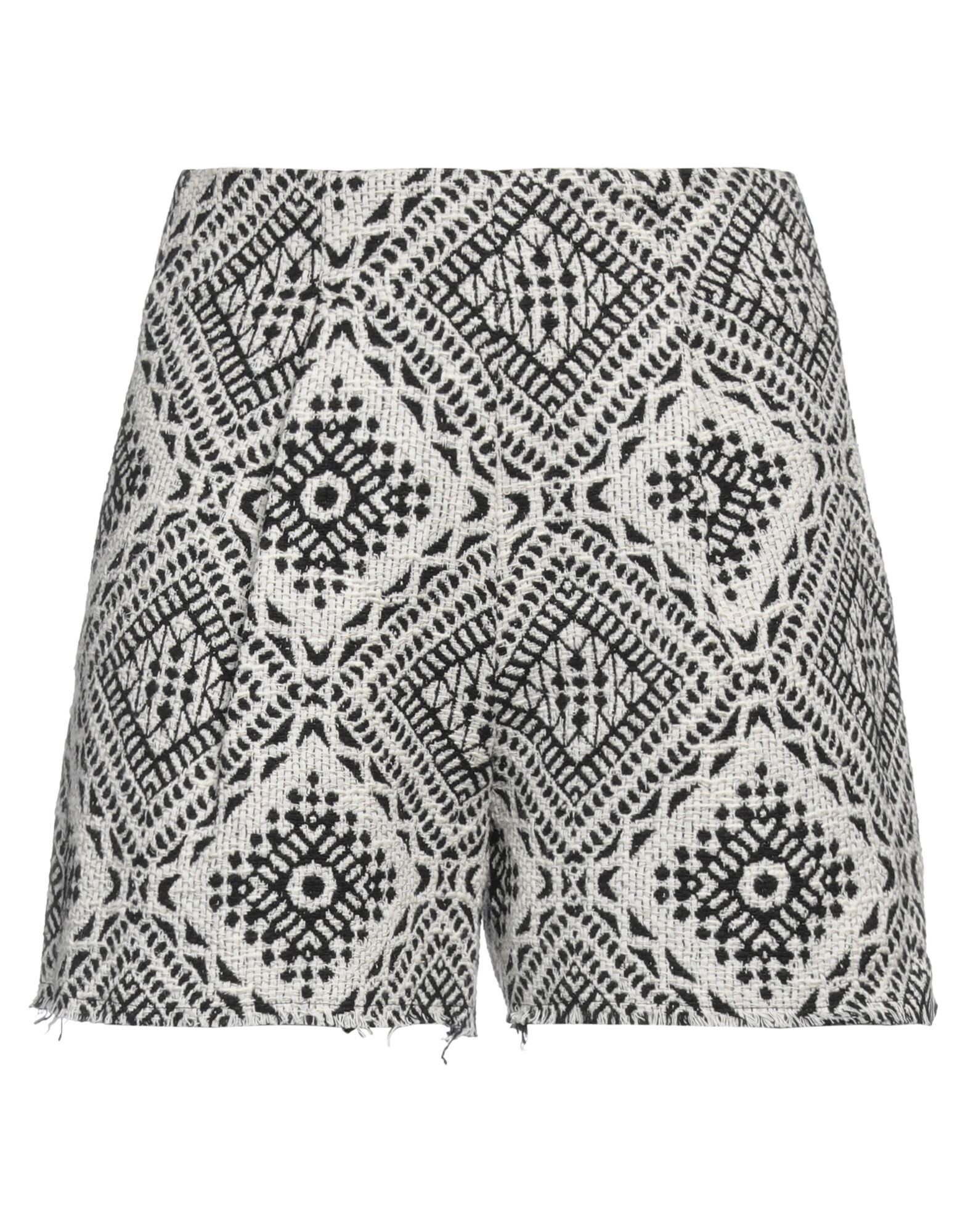 AKEP - Pantalones cortos y bermudas