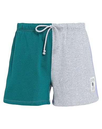 LEVI'S Shorts & Bermuda GRAPHIC COURT SWEATSHORT
 Light grey 60% Cotton, 40% Polyester