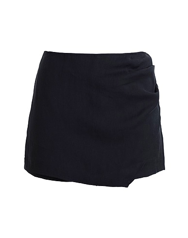 EDITED Shorts & Bermuda Black 79% EcoVero™ viscose, 13% Polyester, 8% Nylon