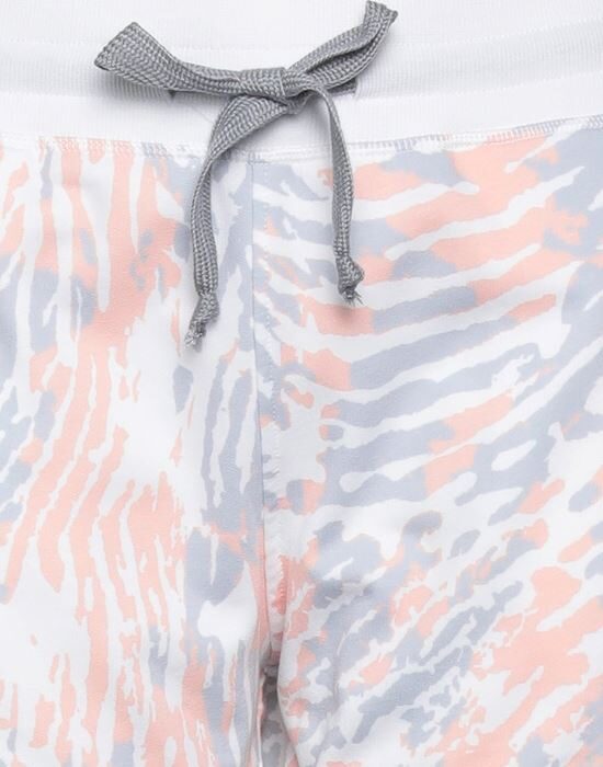 JUVIA Шорты и бермуды