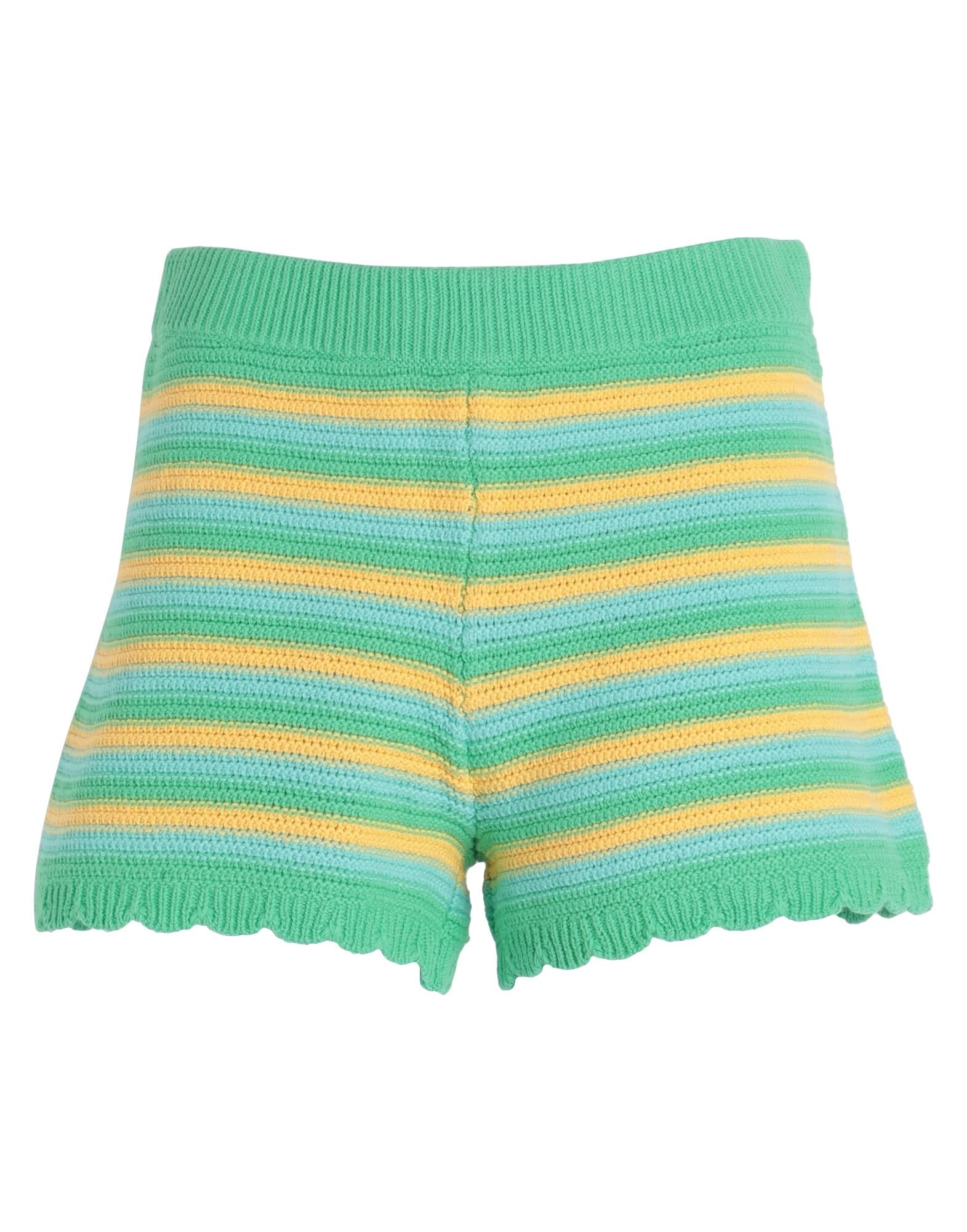 PIECES - Shorts & Bermuda Shorts