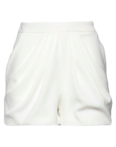 MONIQUE GARÇONNE Shorts & Bermuda Bianco 96% Poliestere, 4% Elastan