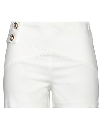 MONIQUE GARÇONNE Shorts & Bermuda Bianco 62% Cotone, 33% Poliestere, 5% Elastan