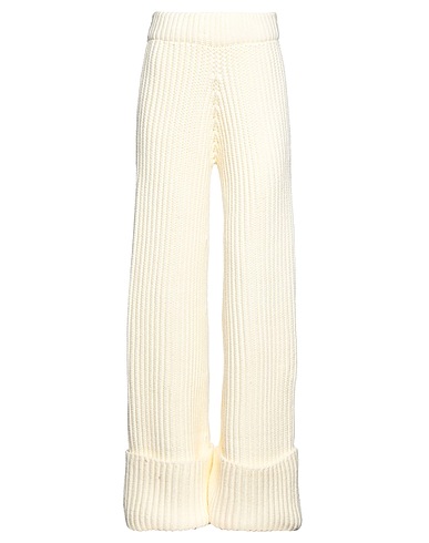 STUDIO AMELIA Casual trouser Cream 52% EcoVero™ viscose, 28% Polyester, 20% Nylon