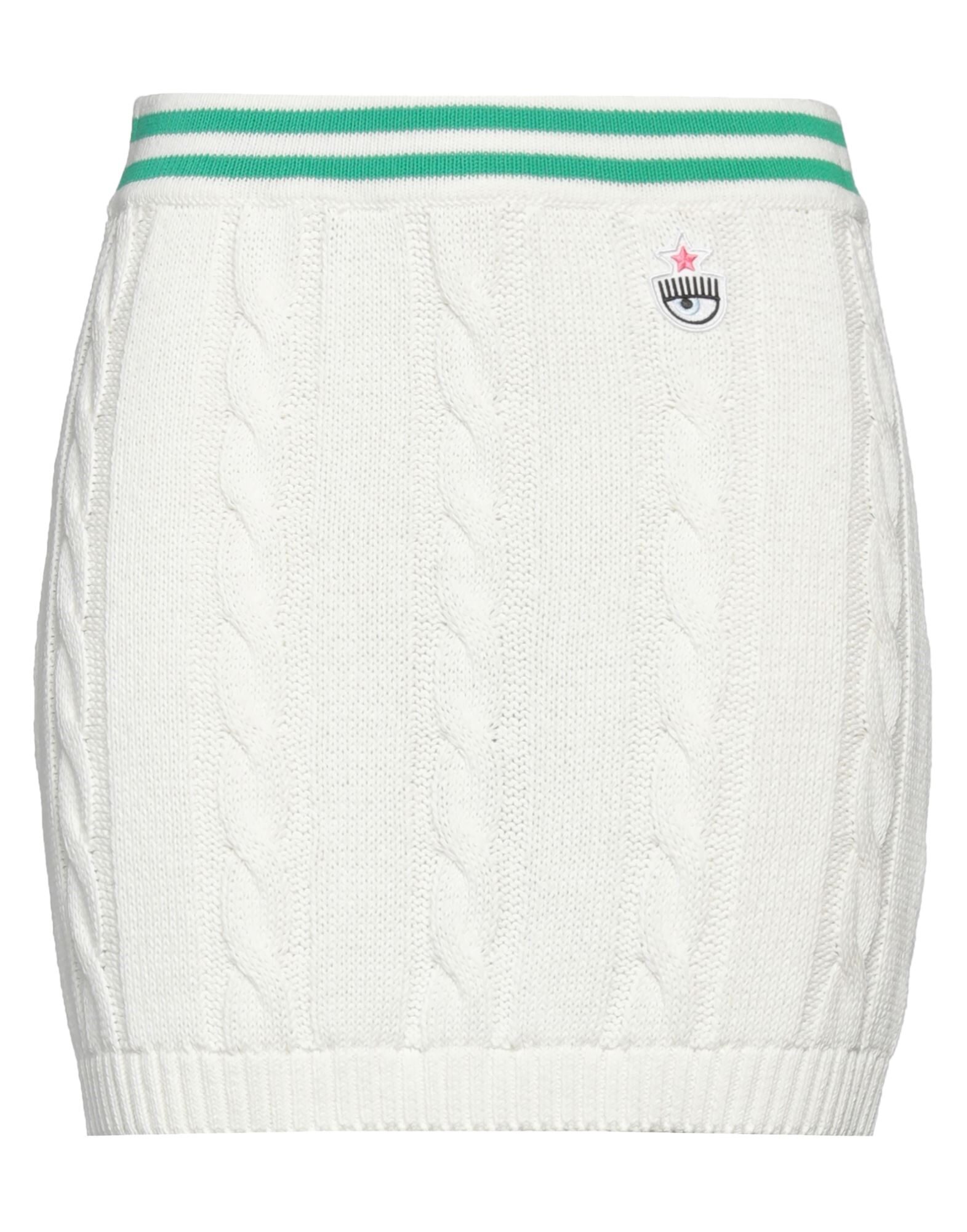 CHIARA FERRAGNI - Mini-jupes