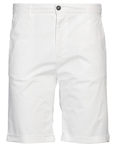 ALPHA STUDIO Shorts & Bermuda White 97% Cotton, 3% Elastane