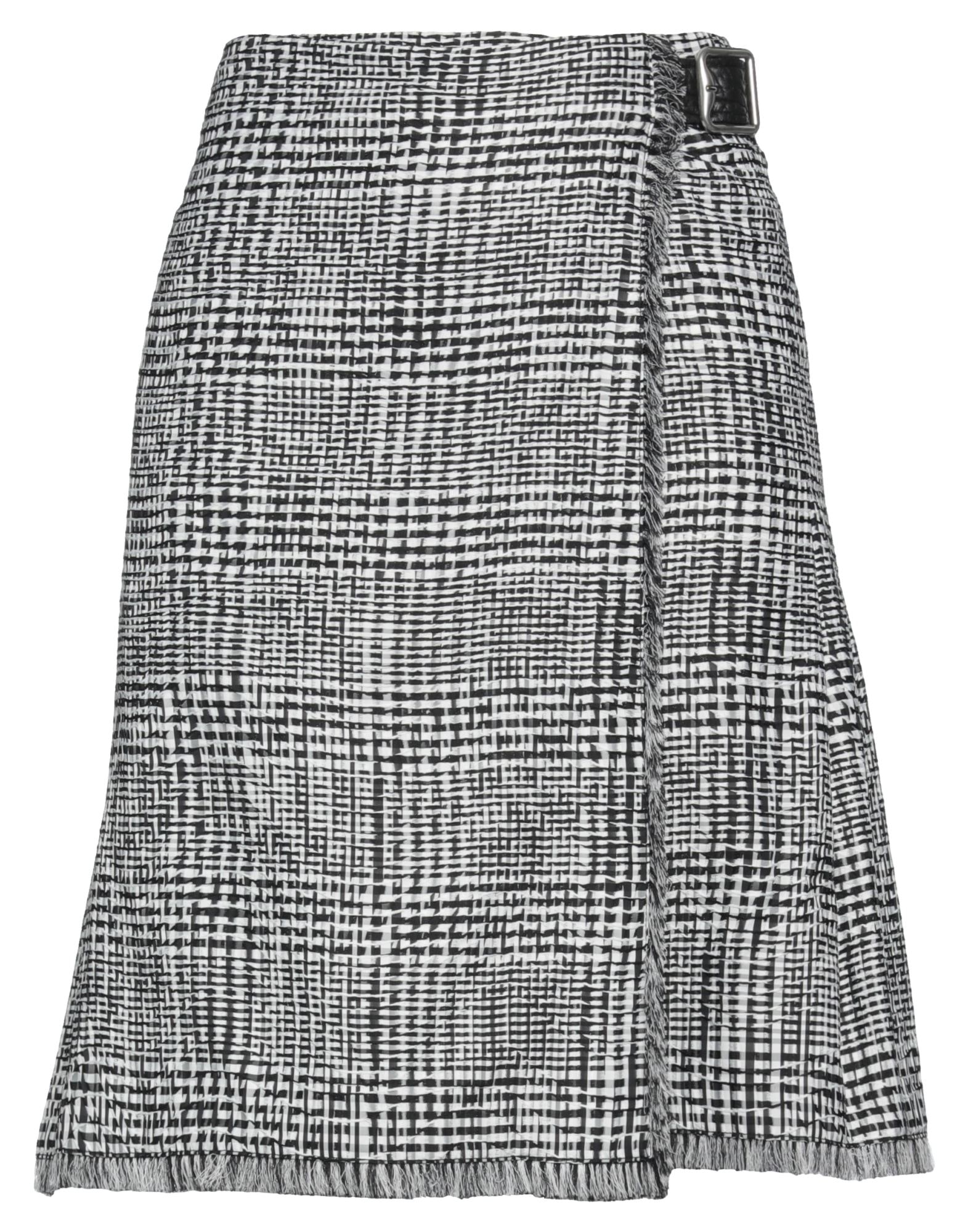 BURBERRY - Mini skirts