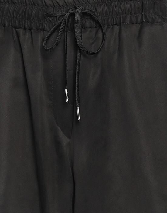 ISABEL BENENATO Шорты и бермуды