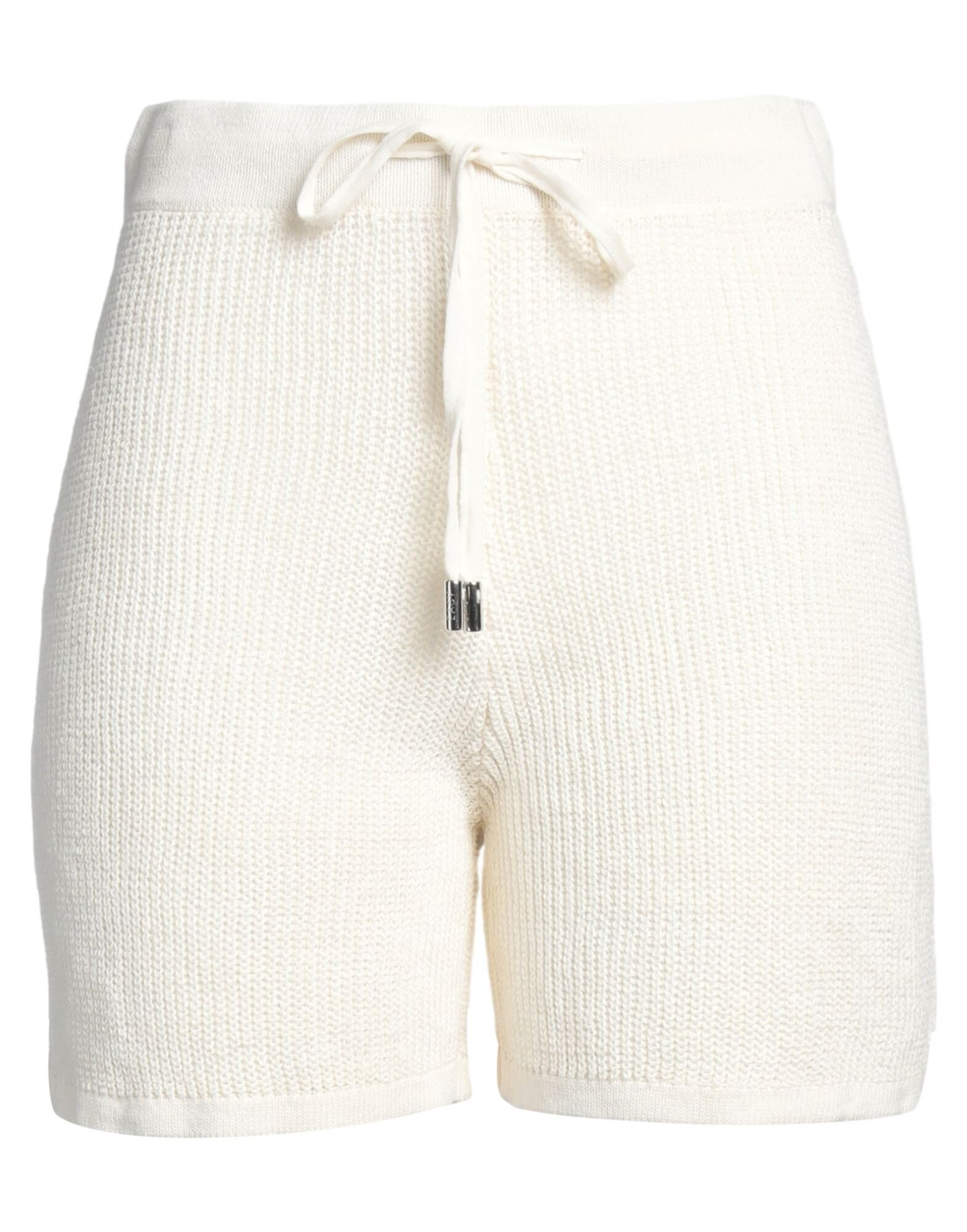 PESERICO Pants | White Women's Shorts & Bermuda | YOOX
