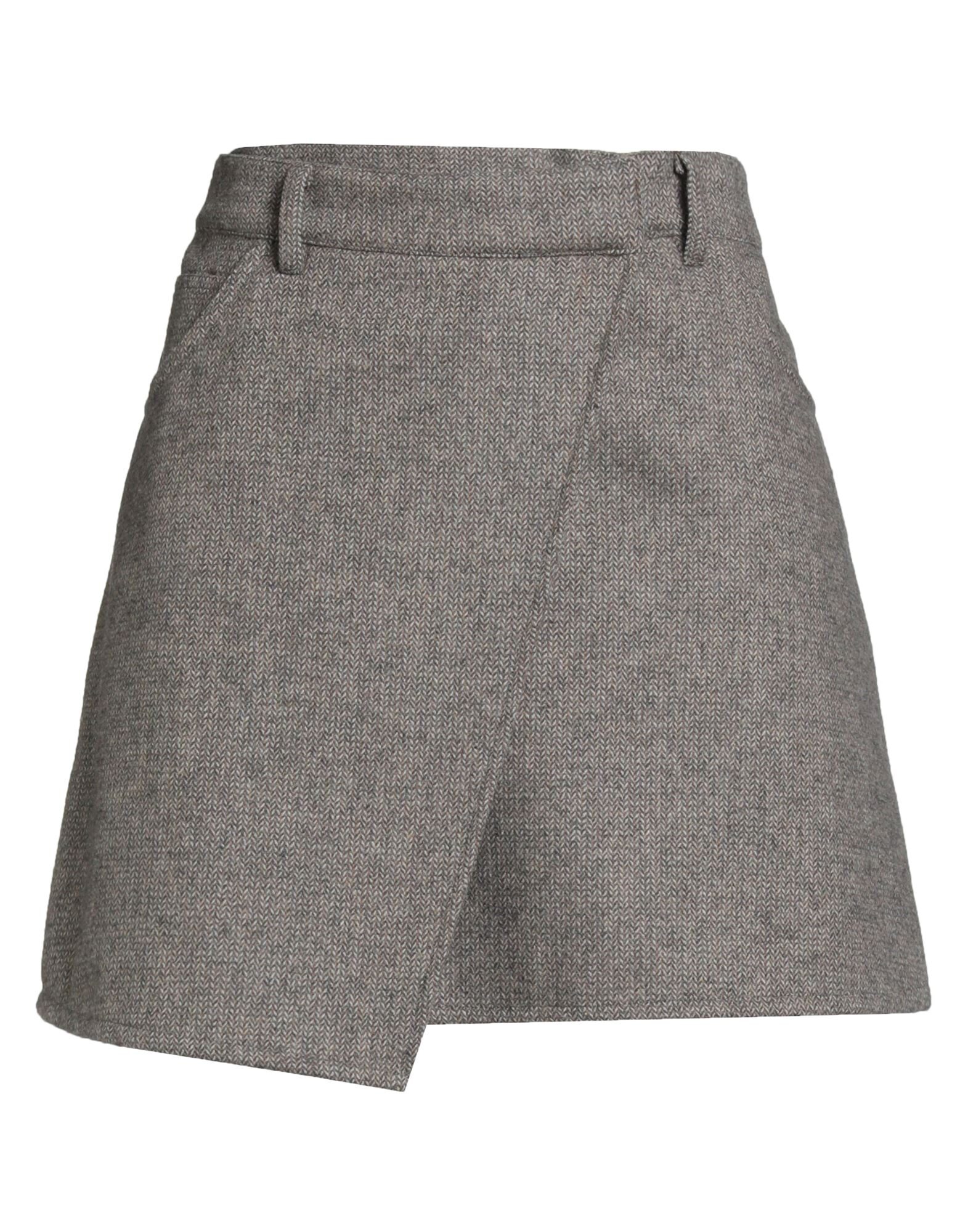 SECOND FEMALE - Mini skirts