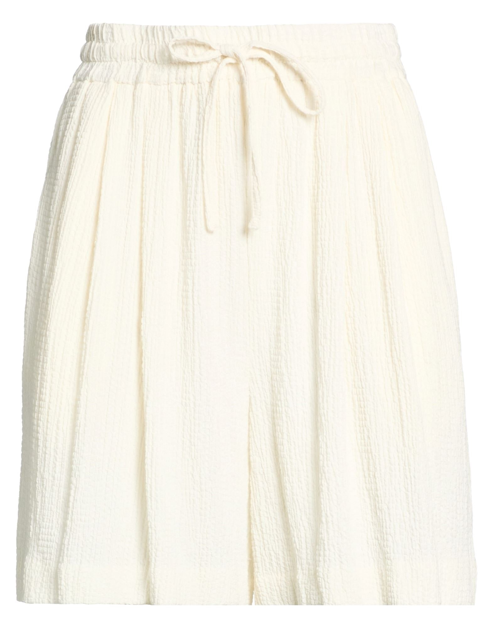 ESSENTIEL ANTWERP - Shorts & Bermuda Shorts