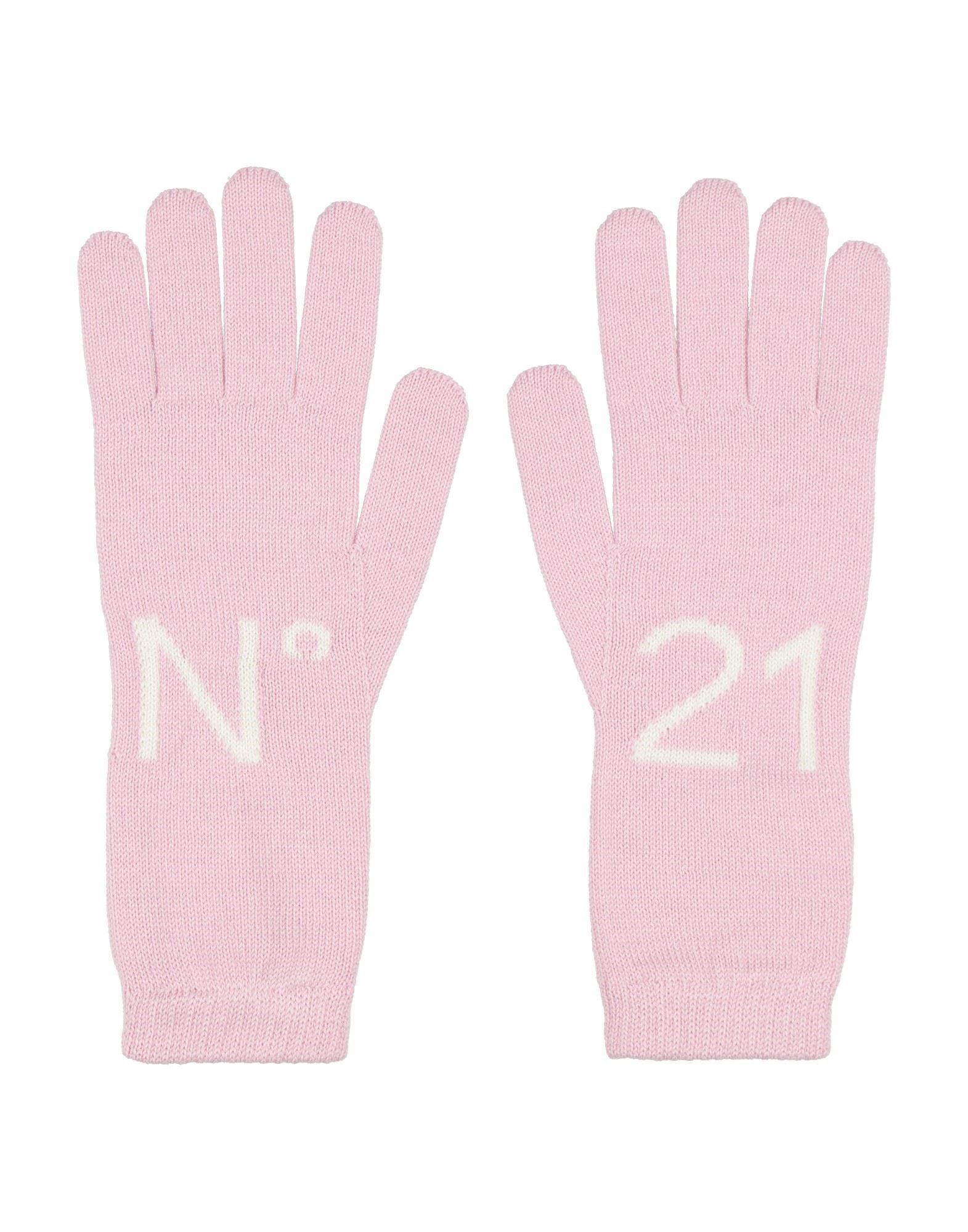 N°21 - Gloves