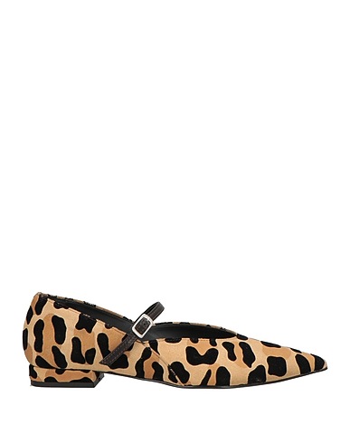 OVYÉ Footwear Sand Textile fibres